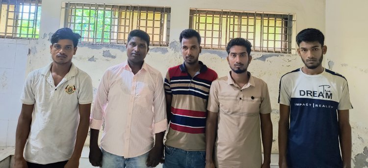 চাঁপাইনবাবগঞ্জে যুবককে অপহরণ করে মুক্তিপণ দাবী-ভিক্টিম উদ্ধারসহ আটক-৫