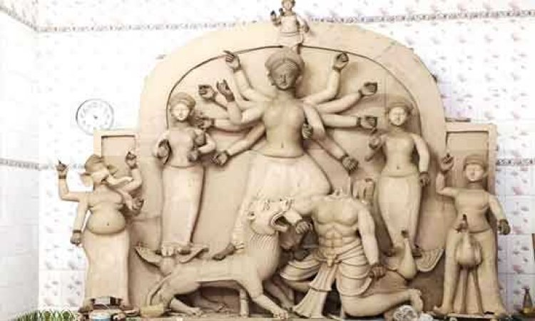 চাঁপাইনবাবগঞ্জ জেলা জুড়ে প্রতিমা তৈরী হচ্ছে ১৬০টি পূজা মন্ডপে