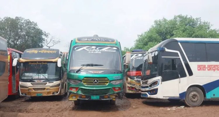 টানা তিন দিন বন্ধ চাঁপাইনবাবগঞ্জ থেকে ঢাকা-চট্টগ্রামগামী বাস চলাচল