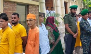 বরিশালে বিভিন্ন পূজামন্ডপ পরিদর্শন করেন আনসার ভিডিপির রেঞ্জ কমান্ডার