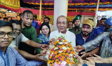 পটুয়াখালীতে পূজা মণ্ডপ পরিদর্শন করেন শহীদ জিয়া গবেষণা পরিষদের কেন্দ্রীয় সভাপতি