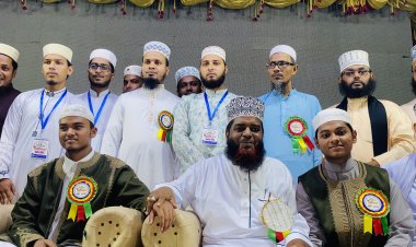 চাঁপাইনবাবগঞ্জে বিশ্বজয়ী দুই হাফেজকে ঘিরে সীরাত মাহফিলে জনস্রোত