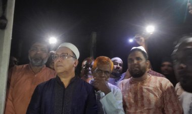 বুড়িচংয়ে আগুনে পুড়ে যাওয়া ক্ষতিগ্রস্থদেরকে জসিম উদ্দিনের আর্থিক সহায়তা প্রদান