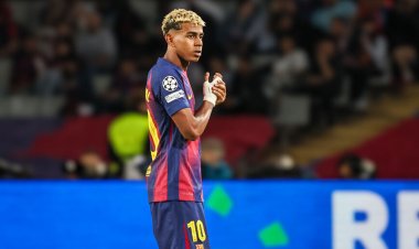 ফ্রিতে অটোগ্রাফ দেয়া বন্ধ করছেন ইয়ামাল!