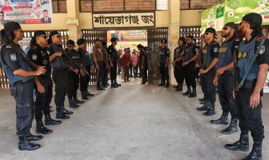 শায়েস্তাগঞ্জে ট্রেনের টিকিট কালোবাজারি রোধে অভিযান-ভ্রাম্যমাণ আদালতে ৭ যাত্রীকে জরিমানা