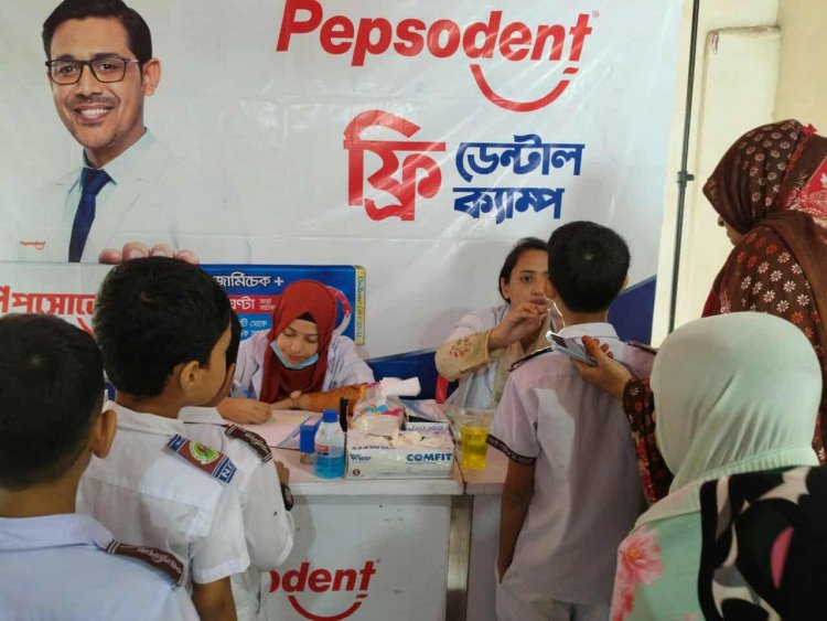 নওগাঁ পাবলিক প্রি-ক্যাডেট বিদ্যালয়ে শিক্ষক শিক্ষার্থী ও অভিভাবকদের মাঝে ফ্রি ডেন্টাল ক্যাম্প