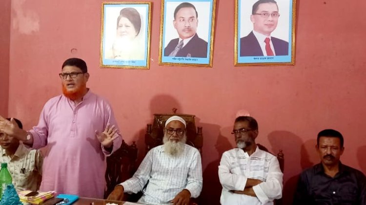 ৩১ দফার লিফলেট বাড়ি বাড়ি পৌঁছে দেওয়ার লক্ষে গোমস্তাপুরে বিএনপির আলোচনা সভা