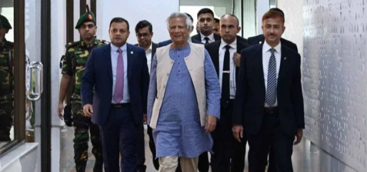 ইতালি সফর শেষে দেশে ফিরেছেন প্রধান উপদেষ্টা