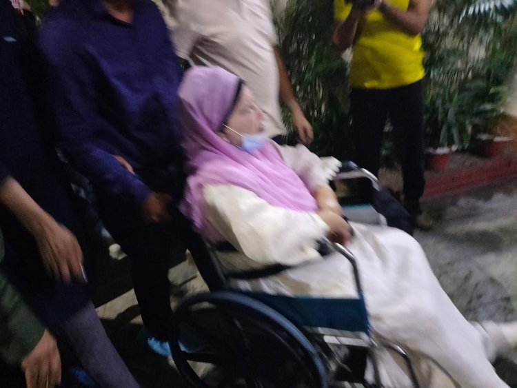 হাসপাতাল থেকে বাসায় ফিরলেন খালেদা জিয়া