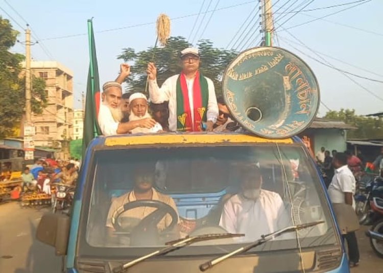 বিএনপির মনোনয়ন প্রত্যাশী তারিক আহমেদ ভোলাহাটে ৩১ দফার লিফলেট বিতরণ ও গণসংযোগ