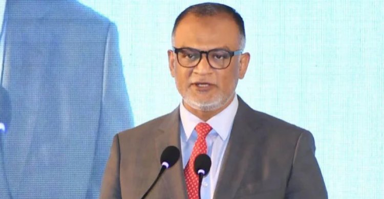 ২ দিনের ফ্লাইট বিপর্যয়ের মাশুল মওকুফ করবে সরকার-বাণিজ্য উপদেষ্টা