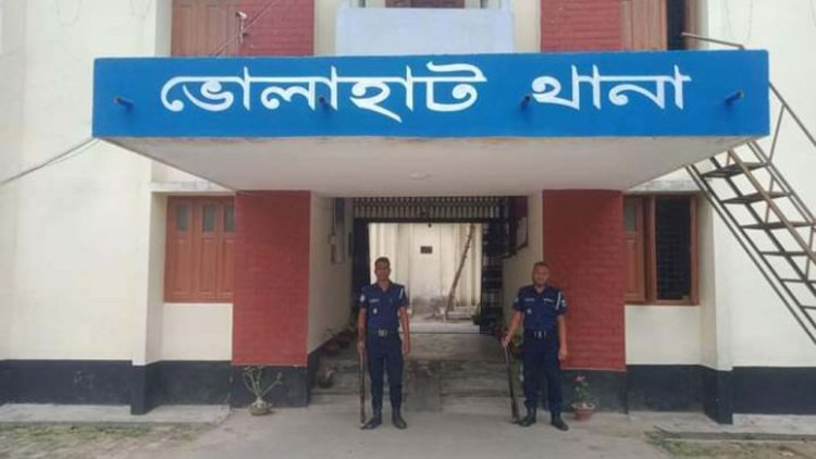 ভোলাহাটে গাছ থেকে পড়ে শ্রমিকের মৃত্যু