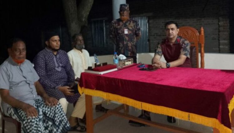 ভোলাহাট সীমান্তে শুকরের তাণ্ডব-ফসলের ক্ষতি কৃষকদের পাশে ৫৯ বিজিবি