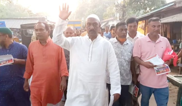 বিএনপির মনোনয়ন প্রত্যাশী তুহিনের নাচোলে ৩১ দফার লিফলেট বিতরণ ও গণসংযোগ