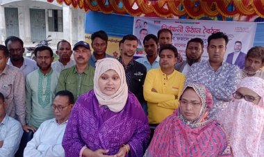 নওগাঁ ৩ আসনে উঠান বৈঠকে ব্যস্ত বিএনপি'র মনোনীত প্রার্থী 