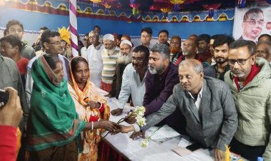 বদলগাছীতে সনাতন ধর্মাবলম্বী পরিবারের বিএনপিতে যোগদান 