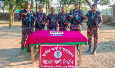 চাঁপাইনবাবগঞ্জে ইয়াবাসহ একজন আটক