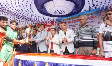 আদিনা ফজলুল হক সরকারি কলেজের ফুটবল টুর্নামেন্টে চ্যাম্পিয়ন ইতিহাস বিভাগ