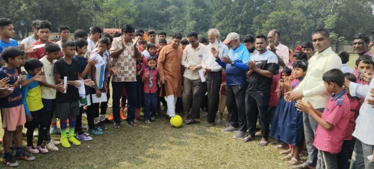 গোমস্তাপুরে ১৫ দিনব্যাপী ফুটবল ক্যাম্পের উদ্বোধন 