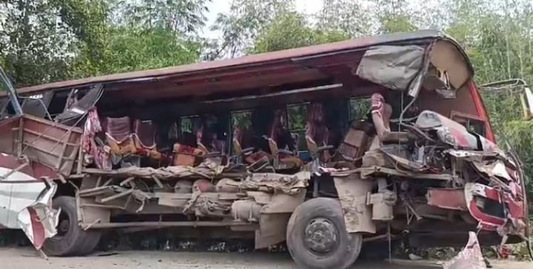 ‎শায়েস্তাগঞ্জে দুই বাসের মুখোমুখি সংঘর্ষে নিহত-৪ আহত-অন্তত ৩০