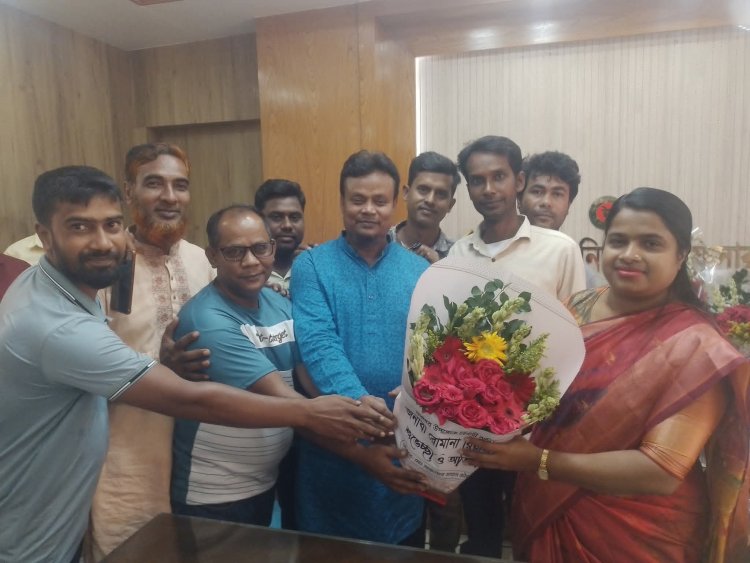 সাপাহারে নবাগত ইউএনও’র সঙ্গে বিএনপি নেতা-কর্মীদের সৌজন্য সাক্ষাৎ