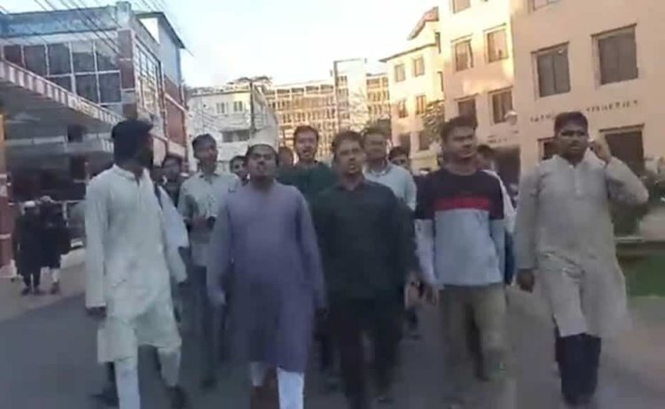 শেখ হাসিনার ফাঁসির রায়ে পবিপ্রবিতে আনন্দ মিছিল 