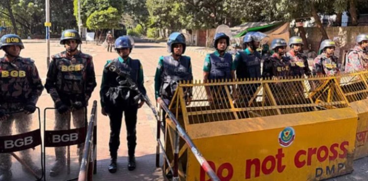 ধানমন্ডি ৩২ থেকে এক্সকাভেটর সরিয়ে নেওয়া হয়েছে