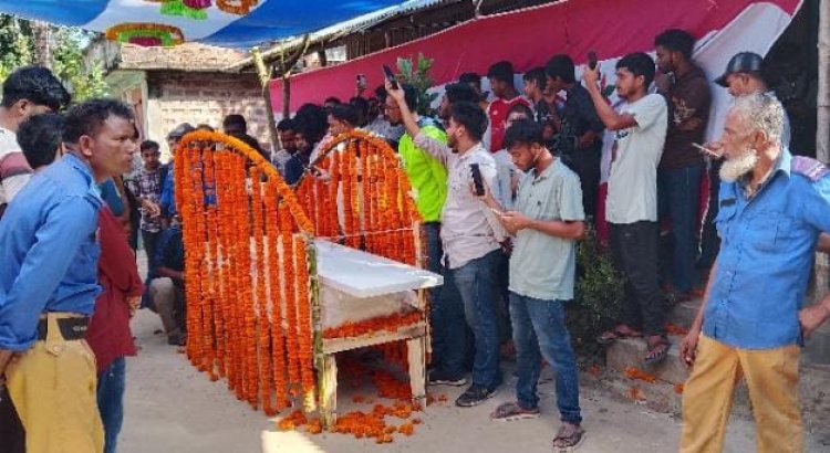 ‎বাহুবলে কনটেন্ট ক্রিয়েটর দীপঙ্কর দাস দীপের অন্ত্যেষ্টিক্রিয়া সম্পন্ন  ‎