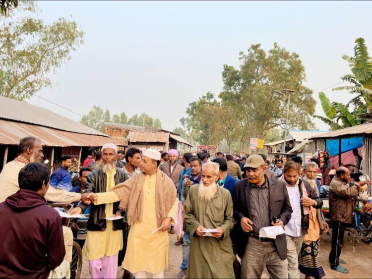 মান্দায় বিএনপির ভারপ্রাপ্তর চেয়ারম্যান তারেক রহমানের ৩১ দফা বাস্তবায়নে লিফলেট বিতরণ 