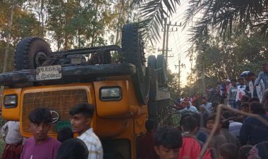 নওগাঁয় ট্রাক চাপায় নিহত-১ আহত-৩