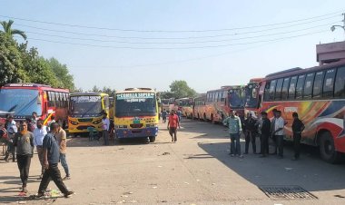কুমিল্লায় বাস ধর্মঘটে অচল গণপরিবহন-চরম দুর্ভোগে যাত্রীরা