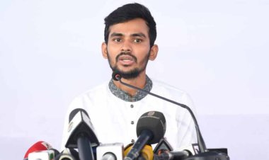 ঢাকা-১০ আসনে মনোনয়ন ফরম নিলেন আসিফ মাহমুদ