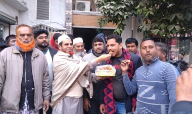 তারেক রহমানের আগমনে শিবগঞ্জে মিষ্টি বিতরণ