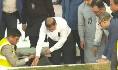 নিজ হাতে খালেদা জিয়াকে শায়িত করলেন তারেক রহমান