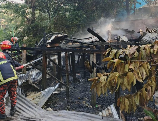 মুহূর্তেই শেষ স্বপ্নের হোটেল-দুমকীতে ভয়াবহ অগ্নিকাণ্ডে আহত-১ 