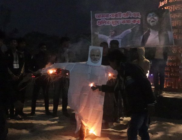 নওগাঁয় শহীদ ওসমান হাদী হত্যার প্রতিবাদে বিক্ষােভ কর্মসূচি 