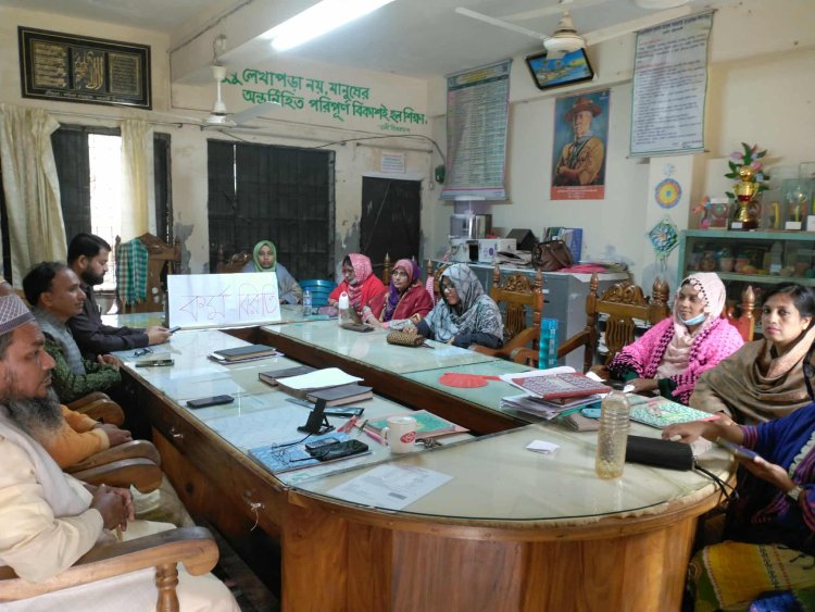 প্রধান শিক্ষকদের কাঁধে পুরো পরীক্ষার চাপ-দুমকীতে সহকারীশিক্ষকদের অটল কর্মবিরতি