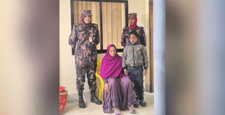 পুশইনের শিকার অন্তঃসত্ত্বা ভারতীয় নারী সোনালীকে বিএসএফের কাছে হস্তান্তর