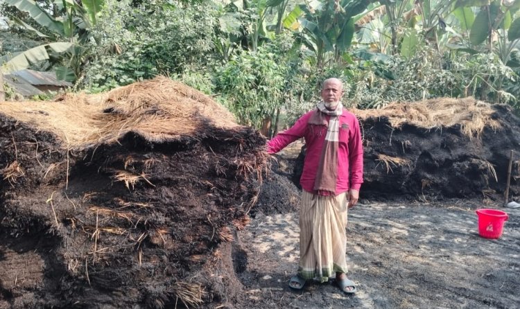 নিয়ামতপুরে কৃষকের ধান পুড়িয়ে দেয়ায় থানায় অভিযোগ
