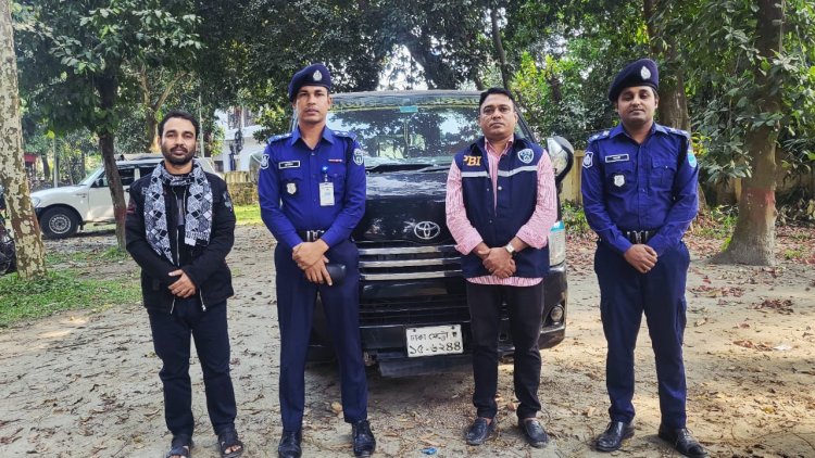 মানিকগঞ্জে তিন বছর আগে চুরি হওয়া মাইক্রোবাস উদ্ধার করেছে পিবিআই