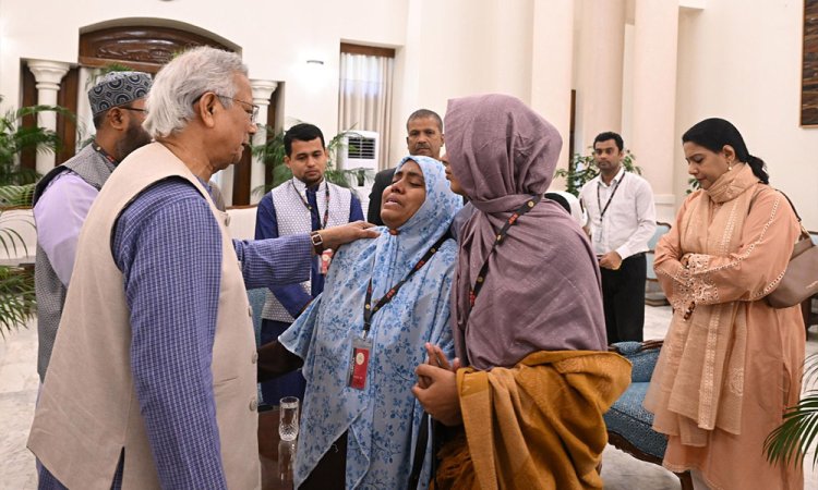 হাদির পরিবারের সঙ্গে প্রধান উপদেষ্টার সাক্ষাৎ-সর্বোত্তম চিকিৎসা নিশ্চিতের আশ্বাস