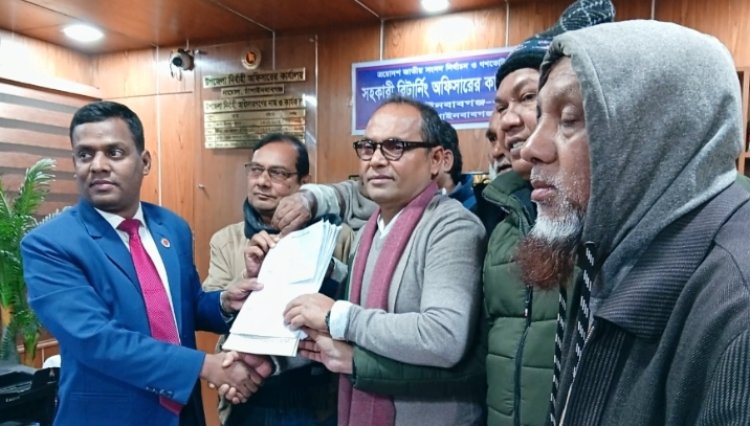 নাচোলে ৪৪-চাঁপাইনবাবগঞ্জ-২ বিএনপির মনোনীত প্রার্থীর মনোনয়নপত্র দাখিল