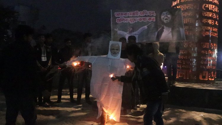 নওগাঁয় শহীদ ওসমান হাদী হত্যার প্রতিবাদে বিক্ষােভ কর্মসূচি 