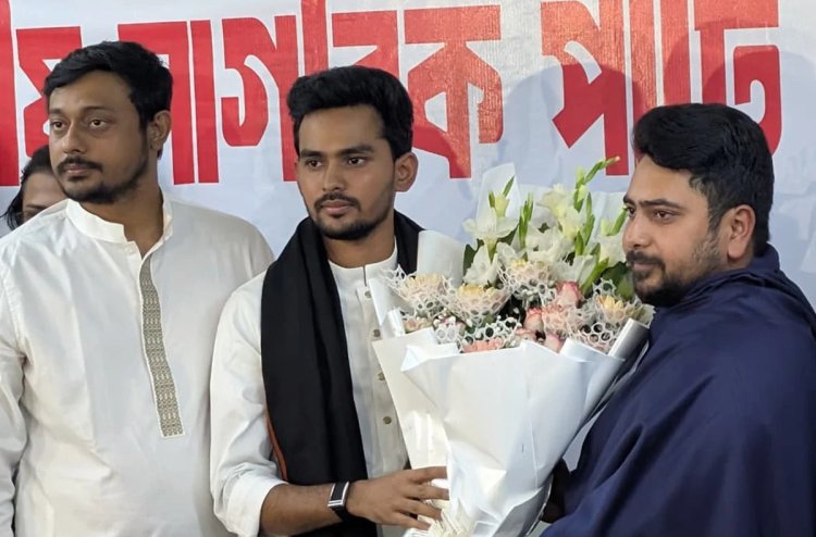 এনসিপির মুখপাত্র হিসেবে যোগ দিলেন আসিফ মাহমুদ