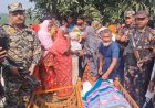 চাঁপাইনবাবগঞ্জ সীমান্তে বোনের মরদেহ দেখলেন ভারতীয় আত্মীয়-স্বজনরা