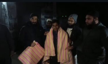 নওগাঁয় শীতার্ত অসহায় মানুষের মাঝে কম্বল ও খাবার বিতরণ 