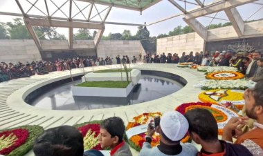 খালেদা জিয়ার কবরে সাধারণ মানুষের শ্রদ্ধা