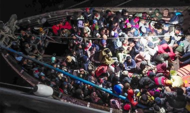 সমুদ্রপথে অবৈধভাবে বিদেশ গমনকালে আটক ২৭৩