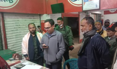 বুড়িচংয়ে গ্যাসের সিলিন্ডার দোকানে প্রশাসনের অভিযানে জরিমানা 