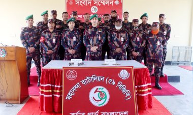 শিবগঞ্জ সীমান্তে বিদেশী অস্ত্র ও গুলি জব্দ